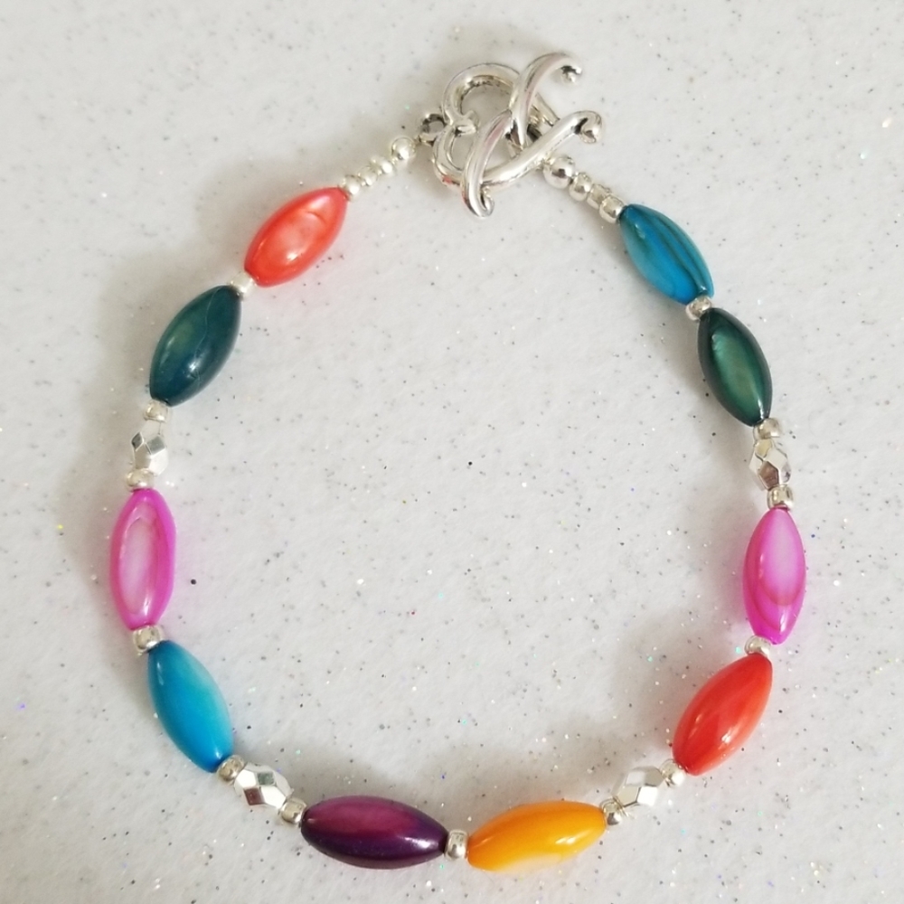 New! Multi colored glass beaded bracelet